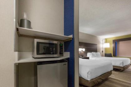 Holiday Inn Express and Suites Chicago West - St Charles an IHG Hotel - image 13