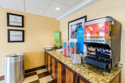 Hampton Inn St. Louis-St. Charles - image 6