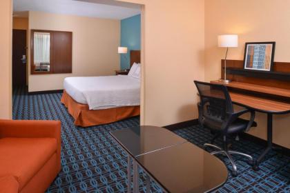 Fairfield Inn St. Louis St. Charles - image 2