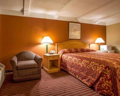 Rodeway Inn Saint Charles - image 5