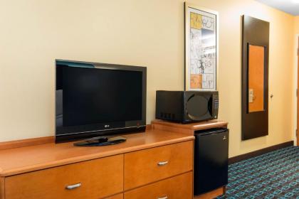 Fairfield Inn & Suites St. Cloud - image 10