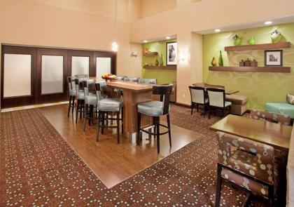 Hampton Inn and Suites St. Cloud - image 11