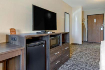 Quality Inn Saint Cloud - image 11