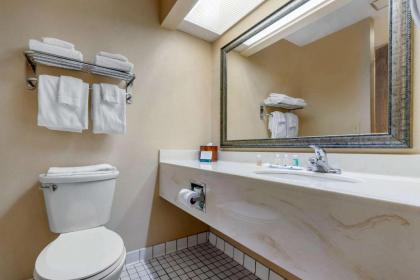 Quality Inn Saint Cloud - image 9