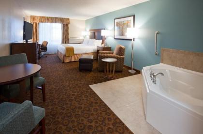 Holiday Inn Express and Suites St. Cloud an IHG Hotel - image 9