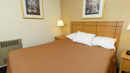 Americas Best Value Inn and Suites St. Cloud - image 9