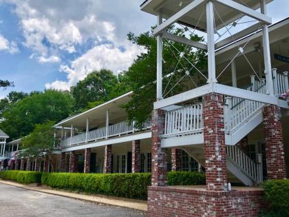 The Lodge at The Bluffs - image 1