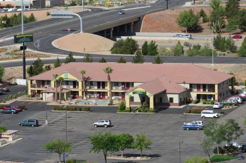 America's Best Inn & Suites Saint George - main image