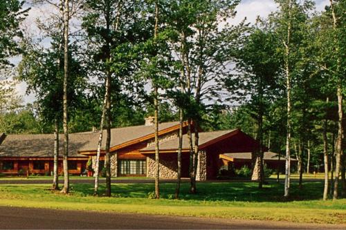 Whitetail Lodge - main image