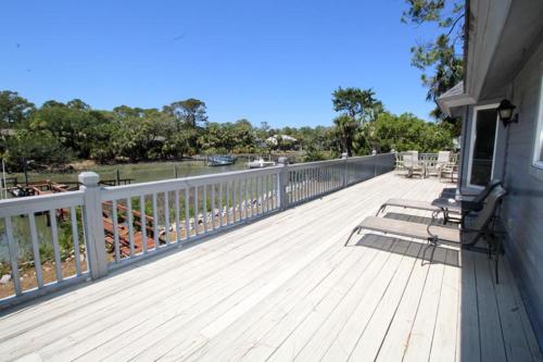 395 Tarpon Boulevard - Four Bedroom House - image 3