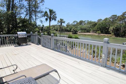 395 Tarpon Boulevard - Four Bedroom House - image 4