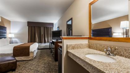 Best Western Oak Meadows Inn - image 9