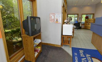 Americas Best Value Inn Saint Ignace - image 12