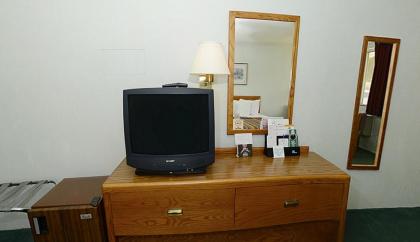 Americas Best Value Inn Saint Ignace - image 2