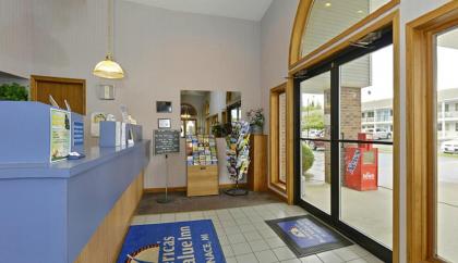 Americas Best Value Inn Saint Ignace - image 8