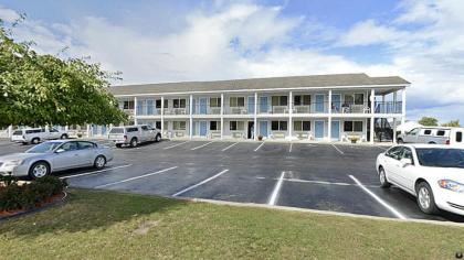 Americas Best Value Inn Saint Ignace - image 9