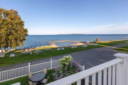 Baymont by Wyndham St. Ignace Lakefront Saint Ignace Michigan