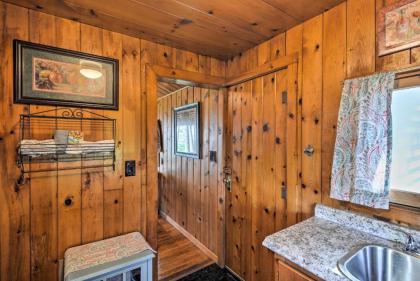 Lovely Lake Huron Studio Cottage with Beach and Kayaks - image 12