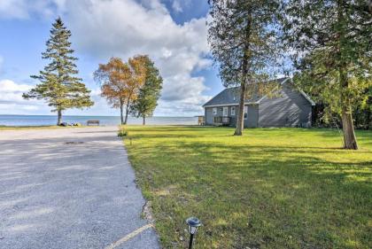 Lovely Lake Huron Studio Cottage with Beach and Kayaks - image 13