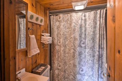 Lovely Lake Huron Studio Cottage with Beach and Kayaks - image 15