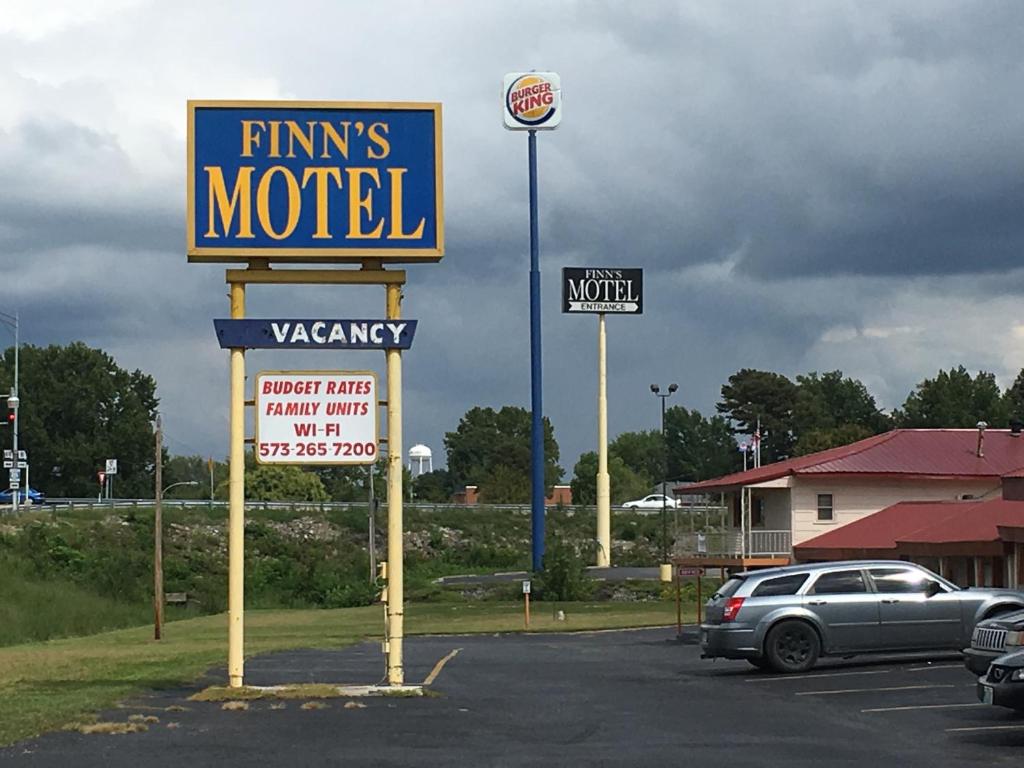 Finn's Motel - main image