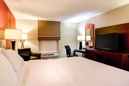 Hampton Inn St. Joseph - image 12