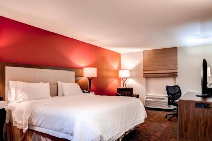 Hampton Inn St. Joseph - image 13