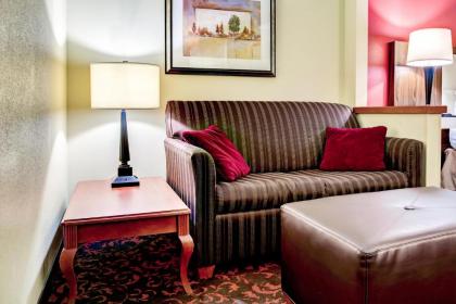 Hampton Inn St. Joseph - image 15