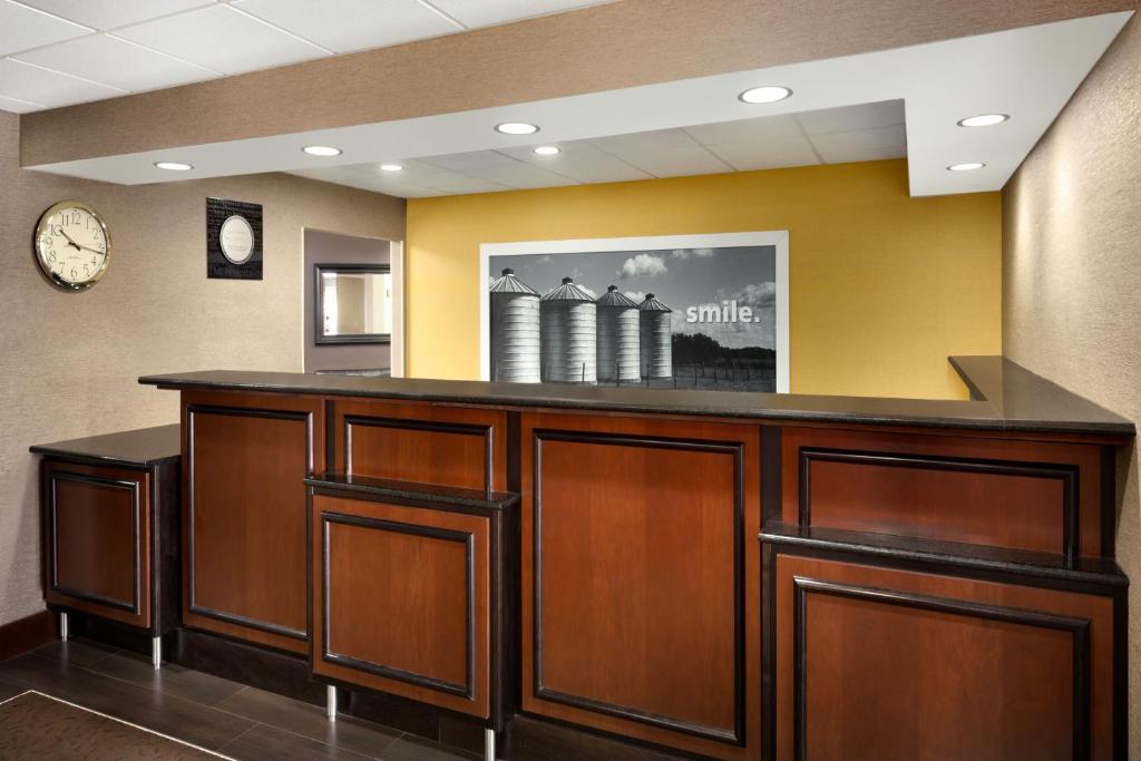 Hampton Inn St. Joseph - image 3