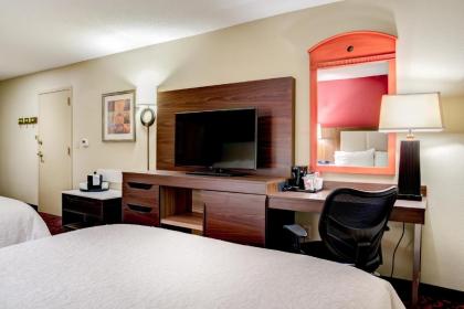 Hampton Inn St. Joseph - image 8