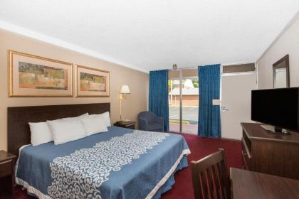 Americas Best Value Inn St. Joseph at I-29 - image 8