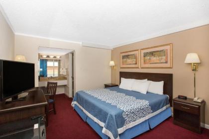 Americas Best Value Inn St. Joseph at I-29 - image 9