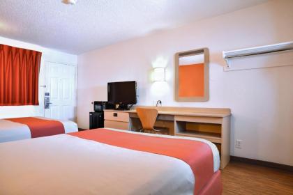 Motel 6-Saint Joseph MO - image 10