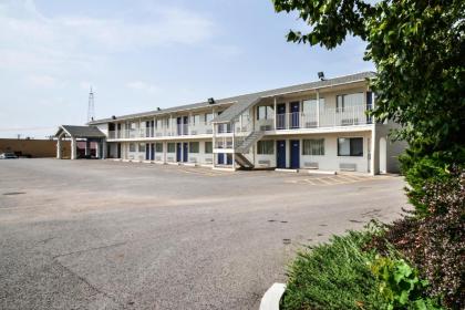 Motel 6-Saint Joseph MO - image 12