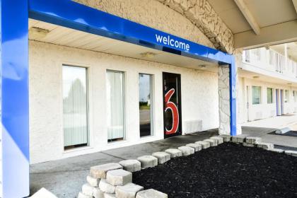 Motel 6-Saint Joseph MO - image 15