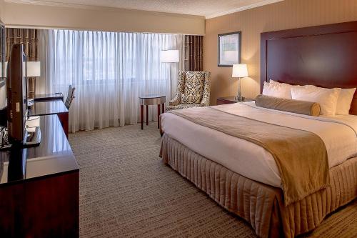 Crowne Plaza Hotel St. Louis Airport an IHG Hotel - main image