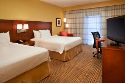 Courtyard by Marriott St. Louis Downtown West - image 3