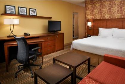 Courtyard by Marriott St. Louis Downtown West - image 4