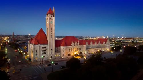 St. Louis Union Station Hotel Curio Collection by Hilton - main image