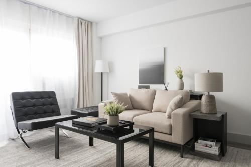 Modern CWE 1BR near BJC by Zencity - main image