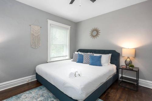 Trendy 1BR in Garden District - image 2