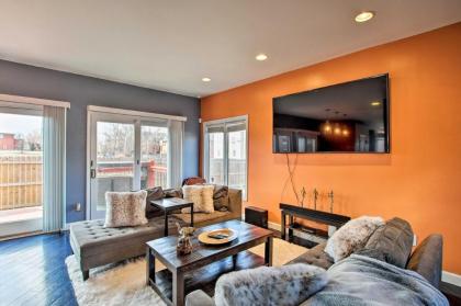 Vibrant St Louis Pad - Walk to Lindell Blvd! - image 10