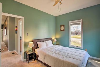 Vibrant St Louis Pad - Walk to Lindell Blvd! - image 16