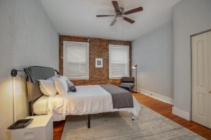 Spacious CWE 3BR near BJC by Zencity - image 12