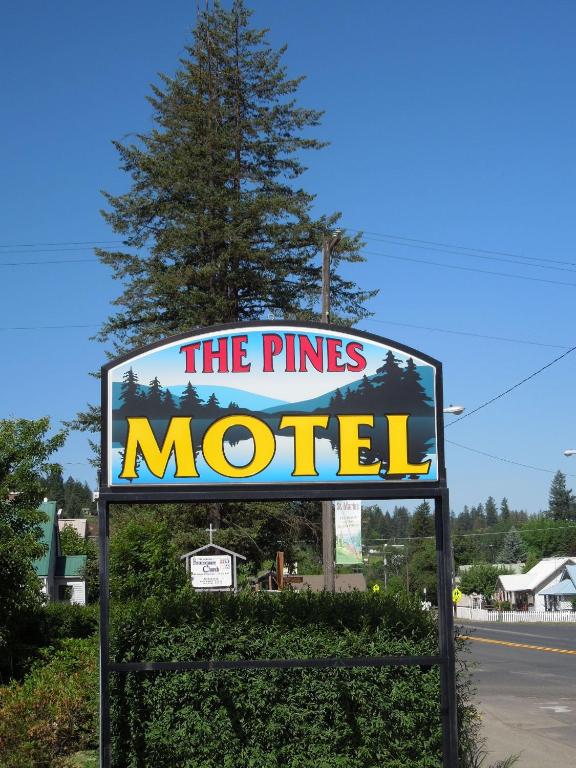 The Pines Motel - main image