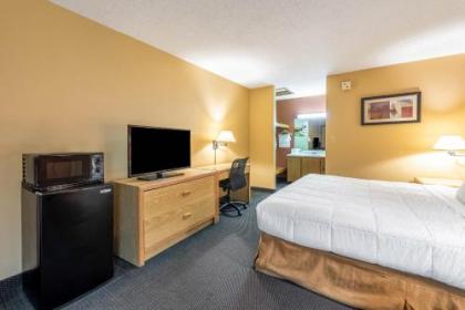 Americas Best Value Inn St. Marys - image 3