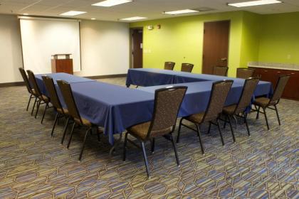 Holiday Inn Express Hotel & Suites-St. Paul an IHG Hotel - image 4