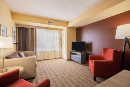 Comfort Inn & Suites St. Paul Northeast - image 12