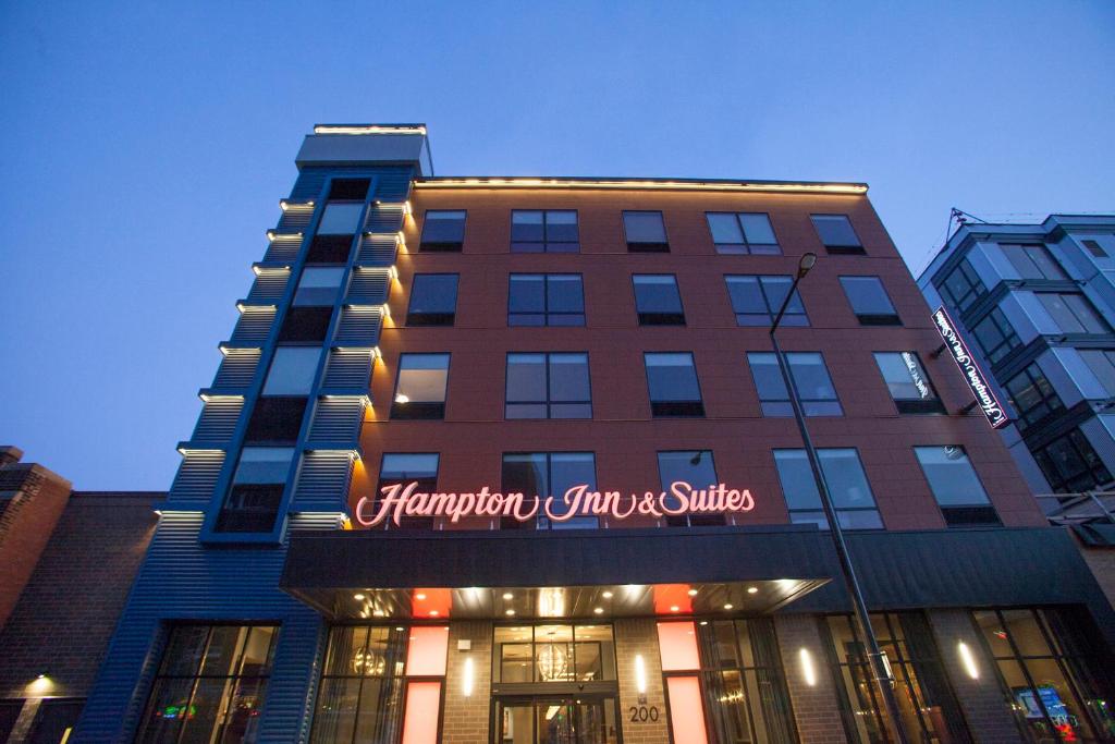 Hampton Inn & Suites St. Paul Downtown - image 6