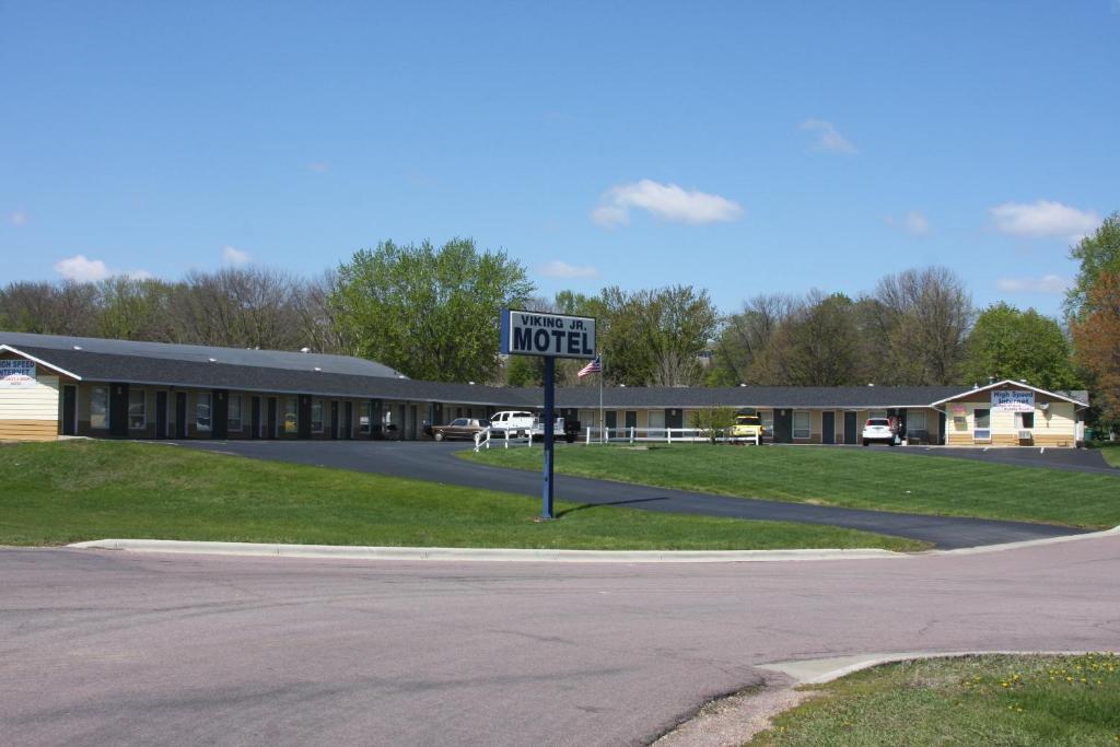 Viking Jr. Motel - image 6